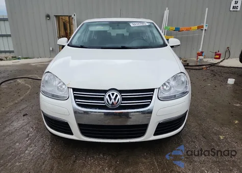 2010 Volkswagen Jetta Se z USA, uszkodzony, nr VIN 3VWRX7AJ6AM166022
